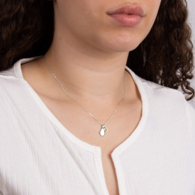 Stříbrný náhrdelník s kamenem narození Srpen